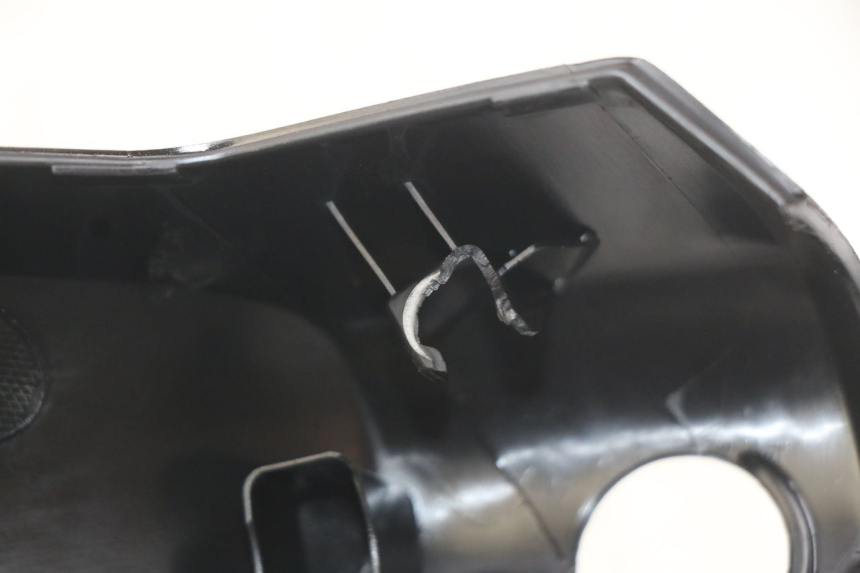 photo de PROTETOR DE GUIDÃO DIANTEIRO MBK SKYCRUISER 125 (2010 - 2013) - Outro ângulo de visão