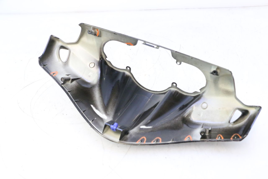 photo de COBERTURA DO GUIDÃO DIANTEIRO PEUGEOT SPEEDFIGHT 2 AC 50 (2000 - 2009) - Detalhes característicos