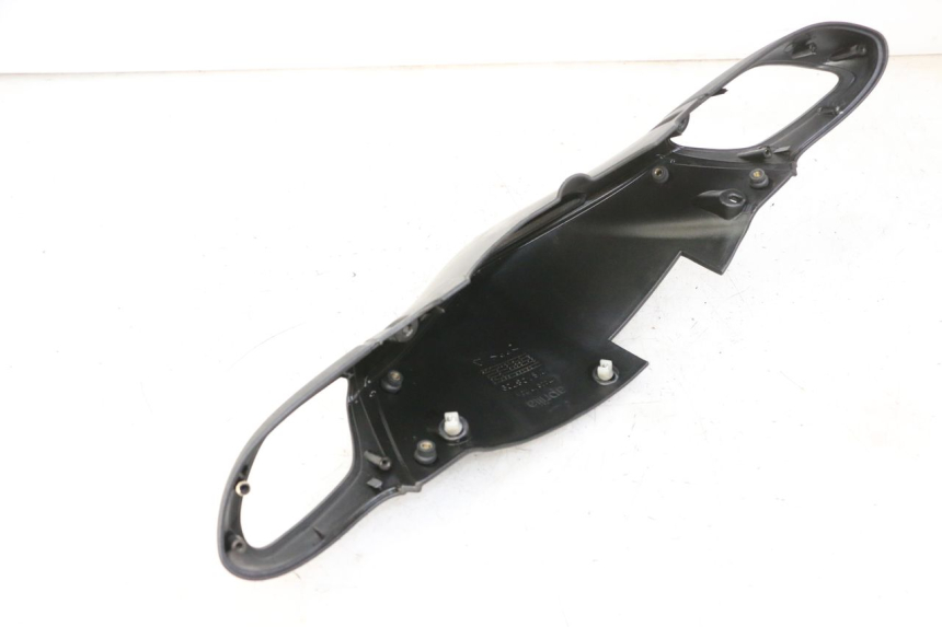 photo de PROTETOR DE GUIDÃO DIANTEIRO APRILIA SR R 2T LC 50 (2018 - 2021) - Detalhe da peça