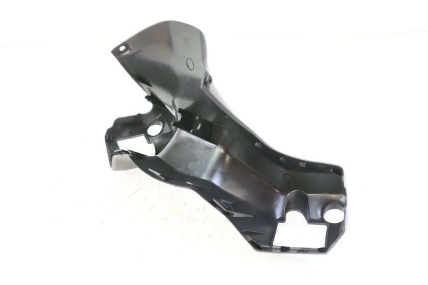 photo de PROTETOR DE GUIDÃO DIANTEIRO SUZUKI BURGMAN 125 (2018 - 2021) - Detalhe da peça