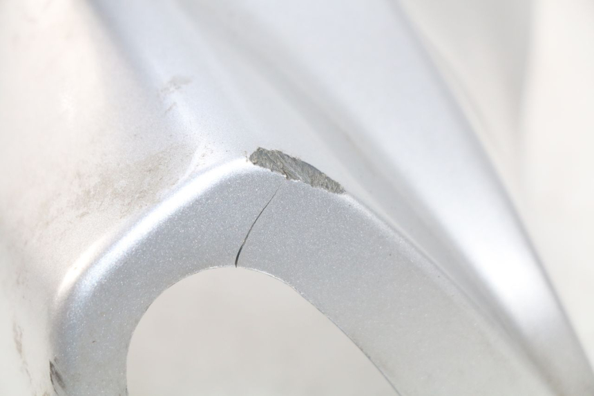 photo de PROTETOR DE GUIDÃO DIANTEIRO SYM SYMPHONY 50 (2009 - 2015) - Detalhe da peça