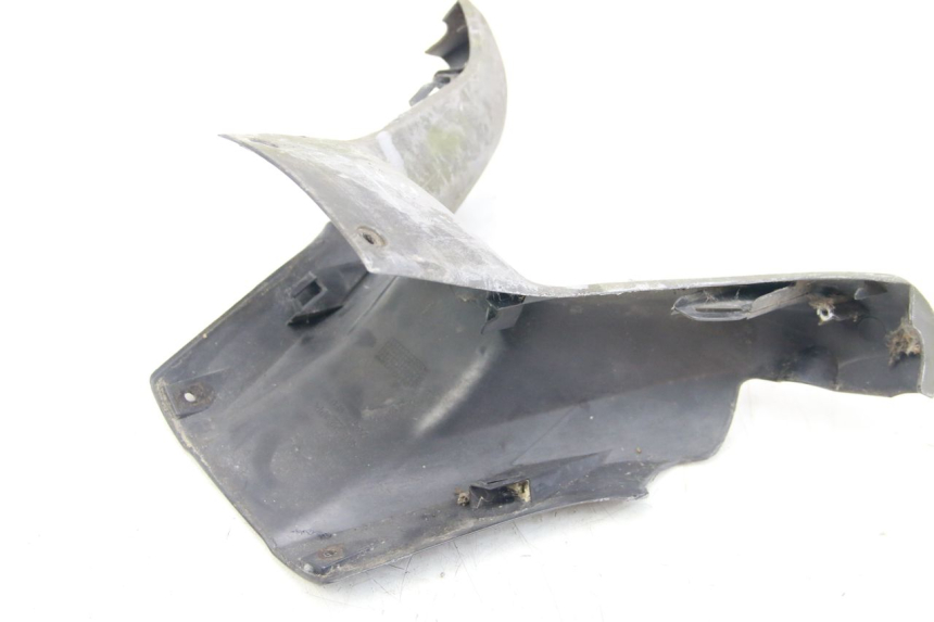 photo de PROTETOR DE GUIDÃO DIANTEIRO SUZUKI UH BURGMAN 125 (2002 - 2006) - Zoom do estado de desgaste