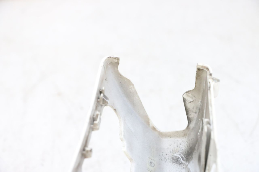 photo de PROTETOR DE GUIDÃO DIANTEIRO PIAGGIO VESPA GTS SUPER IE 125 (2009 - 2016) - Detalhe da peça