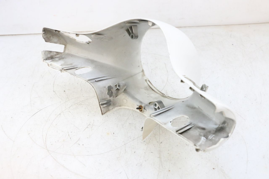 photo de PROTETOR DE GUIDÃO DIANTEIRO PIAGGIO VESPA GTS SUPER IE 125 (2009 - 2016) - Estado da superfície