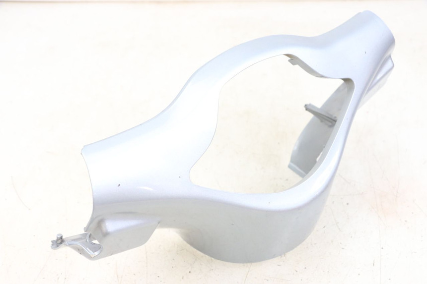 photo de PROTETOR DE GUIDÃO DIANTEIRO PIAGGIO VESPA PRIMAVERA 4T 50 (2021 - 2024) - Detalhe da peça