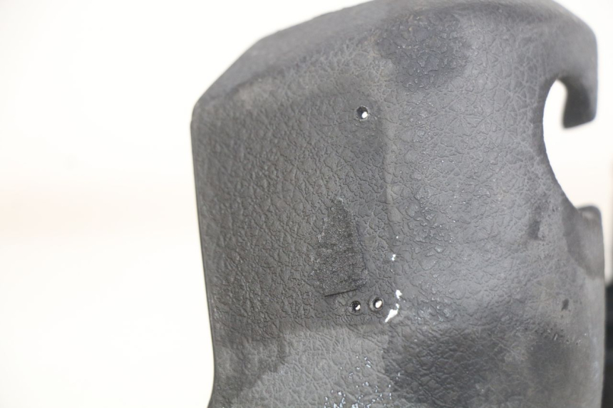 photo de PROTETOR DE GUIDÃO DIANTEIRO YAMAHA X-MAX XMAX 125 (2010 - 2013) - Detalhe da peça