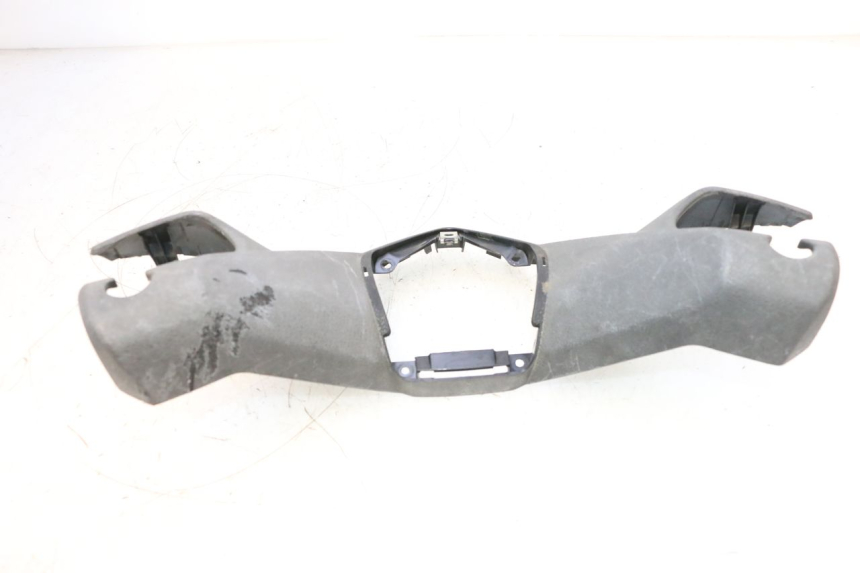 photo de PROTETOR DE GUIDÃO DIANTEIRO YAMAHA X-MAX XMAX 125 (2010 - 2013) - Detalhe da peça