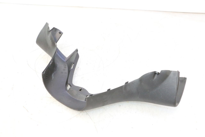 photo de COBERTURA DO GUIDÃO DIANTEIRO PIAGGIO X8 STREET 125 (2006 - 2007) - Pontos de fixação