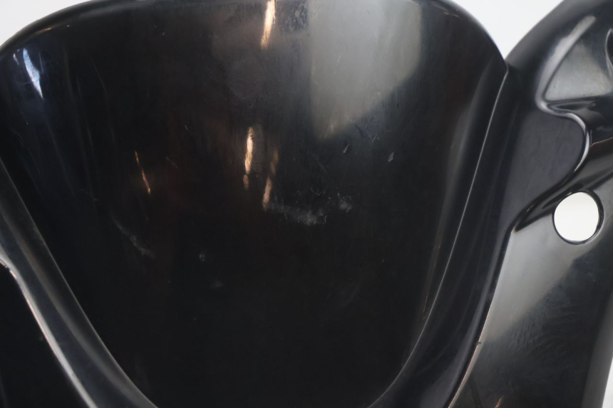 photo de PROTETOR DE GUIDÃO DIANTEIRO YAMAHA YP MAJESTY 125 (2002 - 2006) - Detalhe da peça