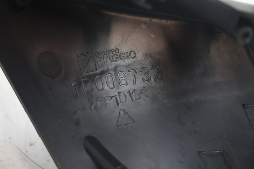 photo de COBERTURA DO GUIDÃO DIANTEIRO PIAGGIO ZIP IGET 4T 50 (2021 - 2023) - Estado da superfície