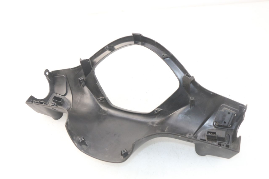 photo de CAPA DO COMANDO DO GUIDÃO PIAGGIO LIBERTY IGET 4T 50 (2015 - 2020) - Zoom do estado de desgaste