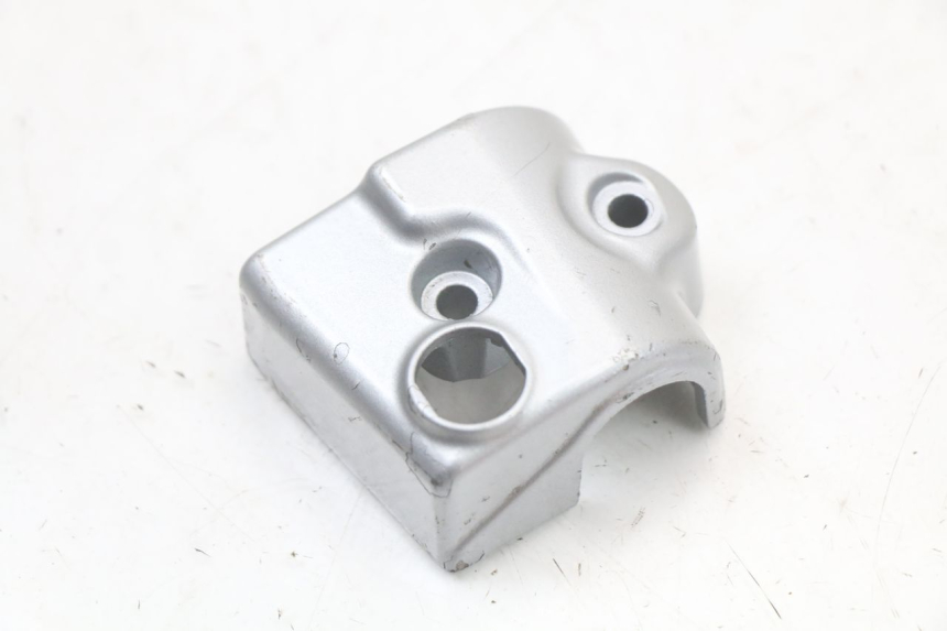 photo de CAPA DO COMANDO DO GUIDÃO MOTO GUZZI NORGE 8V GT 1200 (2011 - 2016) - Detalhe da peça