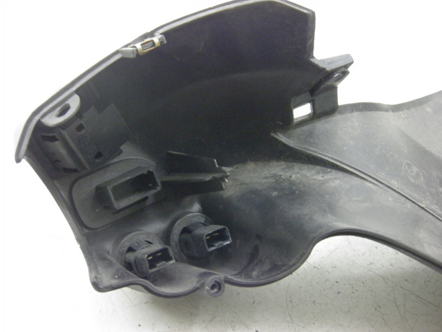 photo de CAPA DO COMANDO DO GUIDÃO PIAGGIO X8 STREET 125 (2006 - 2007) - Pontos de fixação
