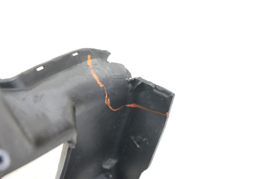 photo de CAPA DO COMANDO DO GUIDÃO YAMAHA XMAX X-MAX 125 (2006 - 2009) - Detalhe da peça
