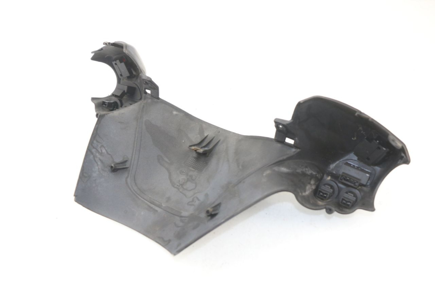 photo de CAPA DO GUIDÃO DO INTERRUPTOR PIAGGIO X9 125 (2000 - 2003) - Detalhe da peça
