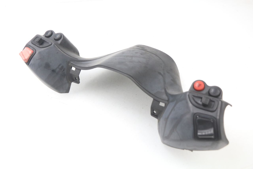 photo de CAPA DO GUIDÃO DO INTERRUPTOR PIAGGIO X9 125 (2000 - 2003) - Pontos de fixação