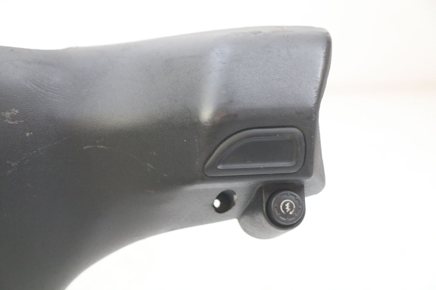 photo de CAPA DO COMANDO DO GUIDÃO PIAGGIO ZIP 4T 50 (2018 - 2020) - Estado da superfície