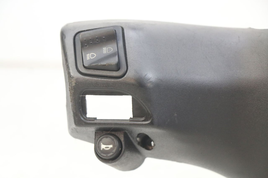 photo de CAPA DO COMANDO DO GUIDÃO PIAGGIO ZIP 4T 50 (2018 - 2020) - Peça verificada