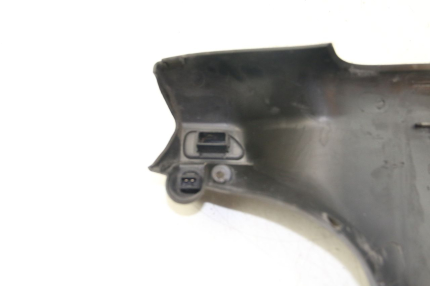 photo de CAPA DO COMANDO DO GUIDÃO PIAGGIO ZIP 4T 50 (2018 - 2020) - Detalhe da peça