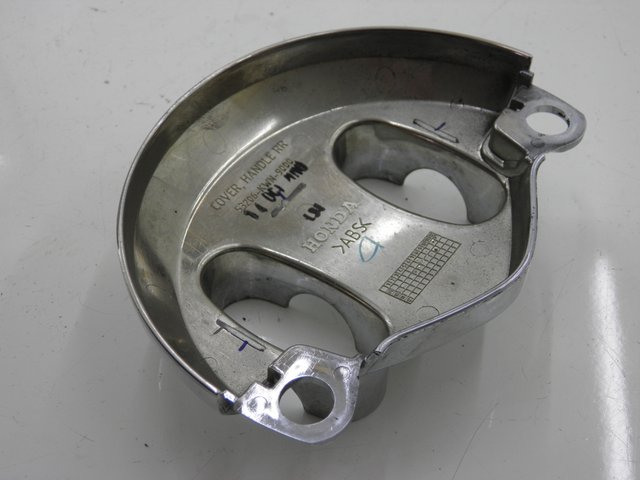 photo de PROTETOR DE GUIDÃO HONDA PCX (JF28) 125 (2009 - 2011) - Detalhe da peça