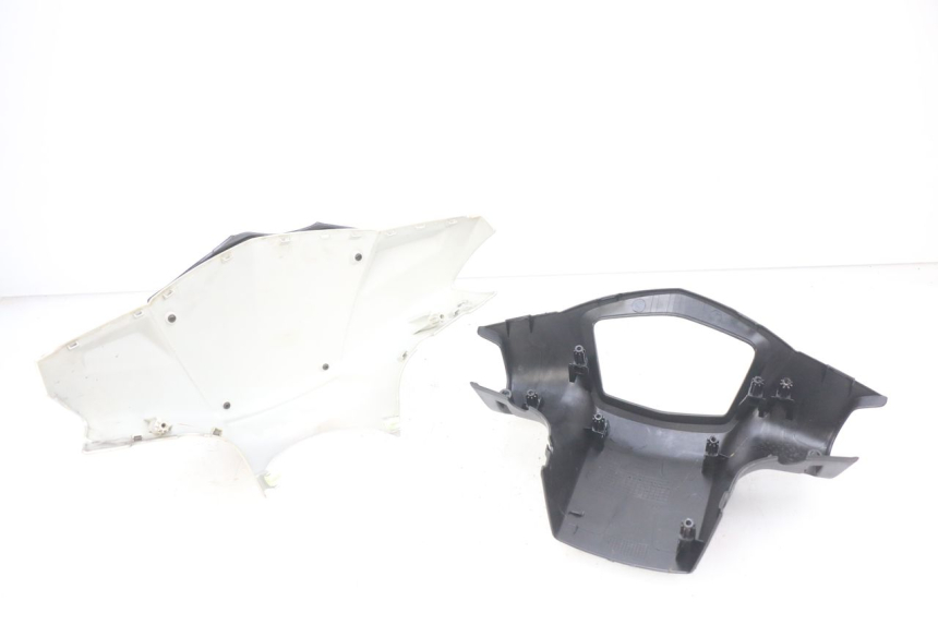 photo de PROTETOR DE GUIDÃO PEUGEOT KISBEE 2T 50 (2010 - 2017) - Detalhe da peça
