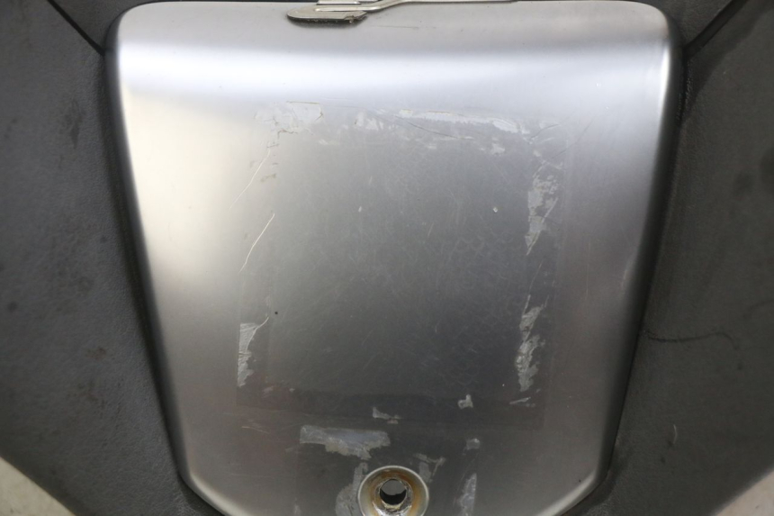 photo de PROTETOR DE GUIDÃO PIAGGIO MP3 LT 400 (2007 - 2012) - Detalhe da peça
