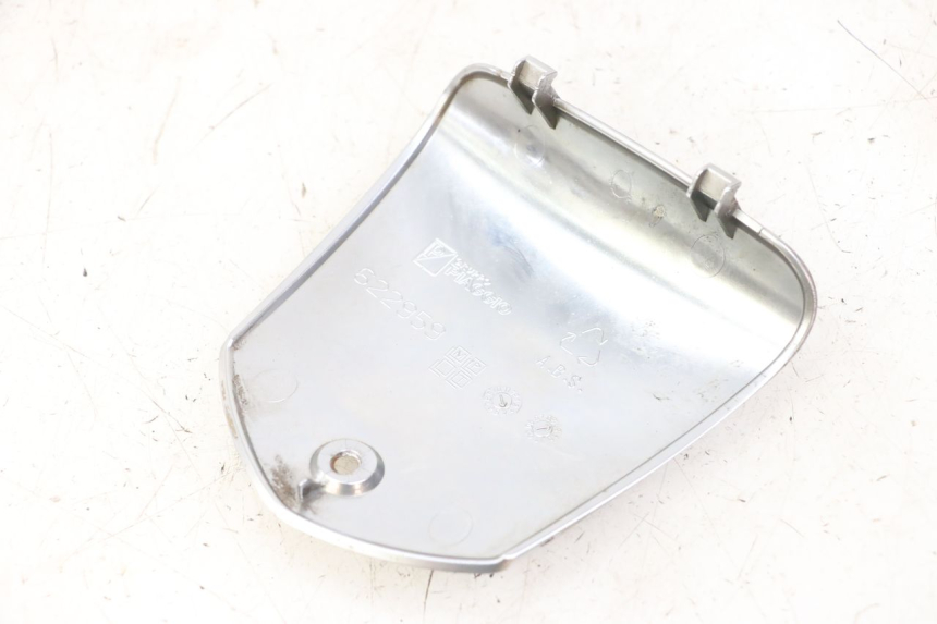 photo de PROTETOR DE GUIDÃO PIAGGIO MP3 LT 400 (2007 - 2012) - Detalhe da peça