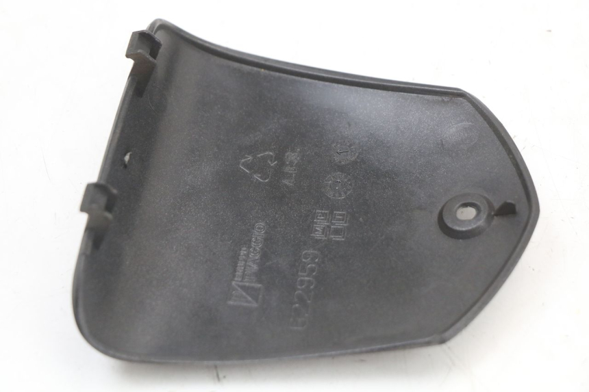 photo de PROTETOR DE GUIDÃO PIAGGIO MP3 125 (2006 - 2014) - Pontos de fixação
