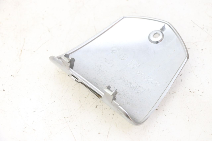 photo de PROTETOR DE GUIDÃO PIAGGIO MP3 RL 250 (2006 - 2010) - Detalhe da peça