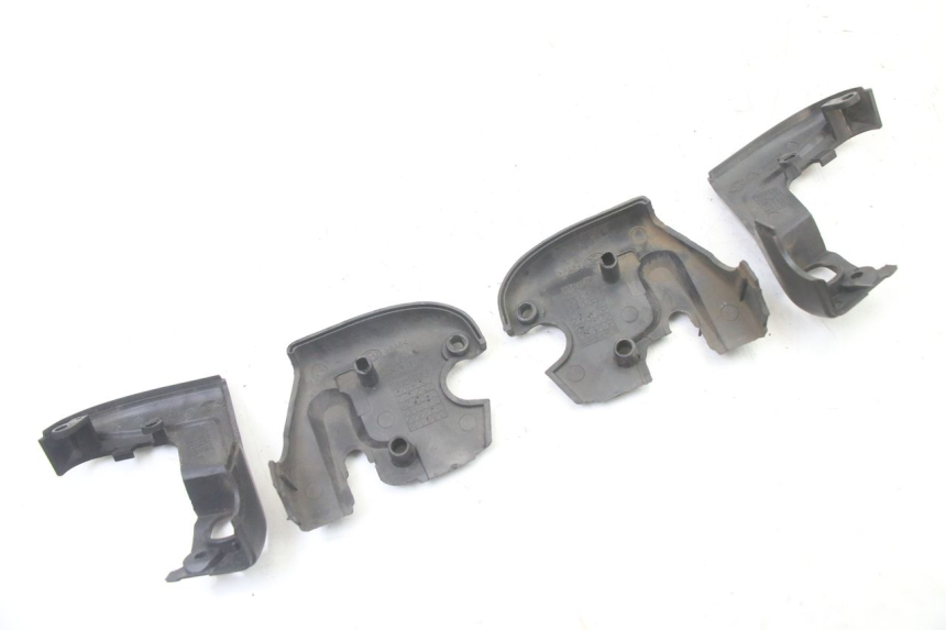 photo de PROTETOR DE GUIDÃO APRILIA SCARABEO GT TOURING 125 (1999 - 2005) - Detalhe da peça