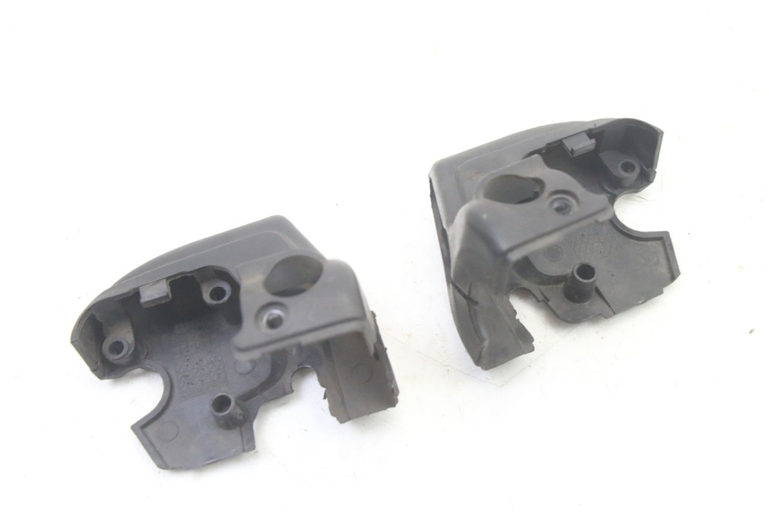 photo de PROTETOR DE GUIDÃO APRILIA SCARABEO GT TOURING 125 (1999 - 2005) - Outro ângulo de visão