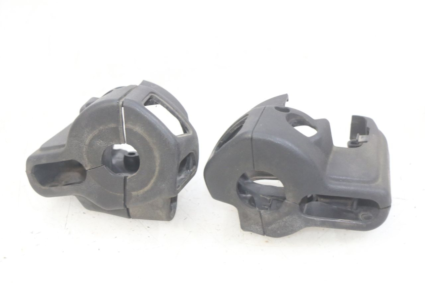 photo de PROTETOR DE GUIDÃO APRILIA SCARABEO LIGHT 125 (2007 - 2011) - Pontos de fixação