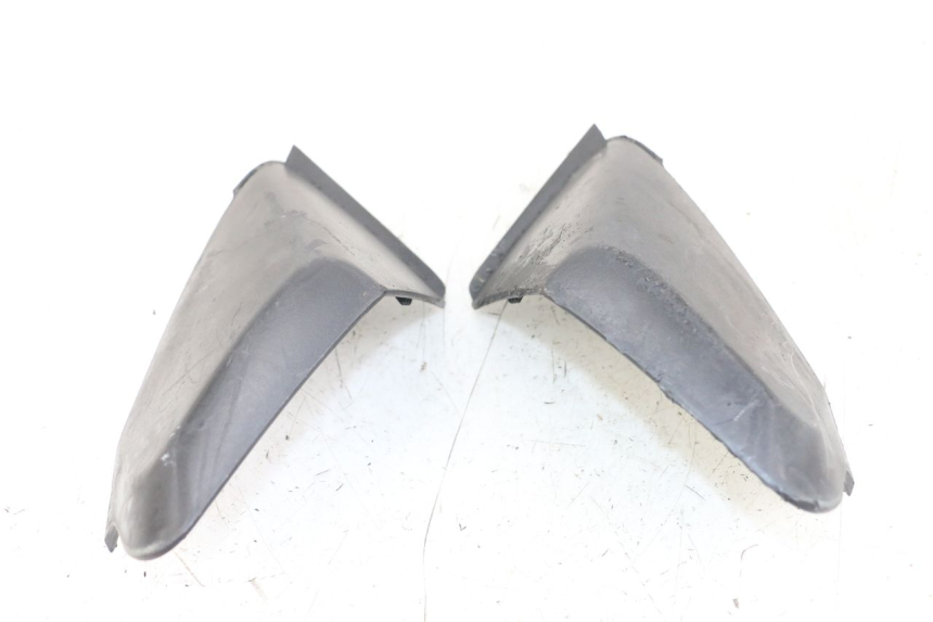 photo de PROTETOR DE GUIDÃO YAMAHA X-MAX XMAX 250 (2006 - 2009) - Zoom do estado de desgaste