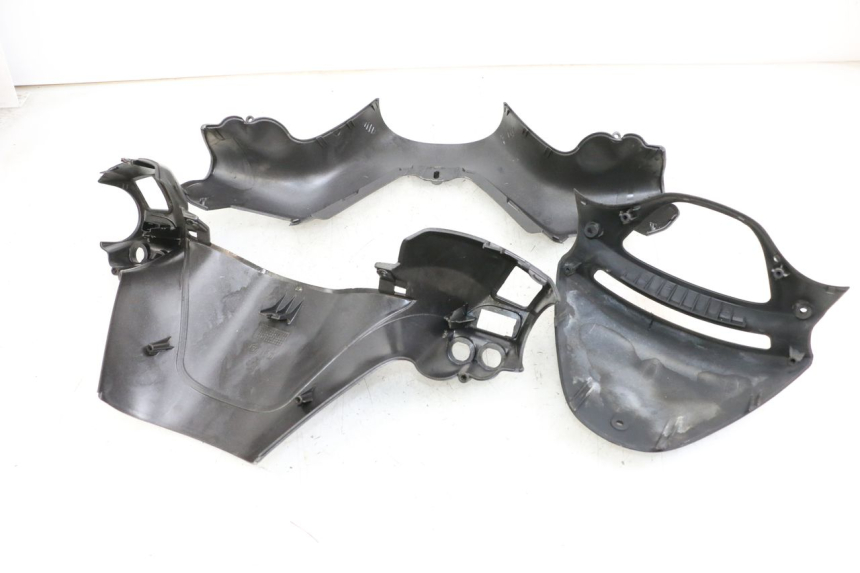 photo de PROTETOR DE GUIDÃO PIAGGIO X9 125 (2000 - 2003) - Detalhe da peça