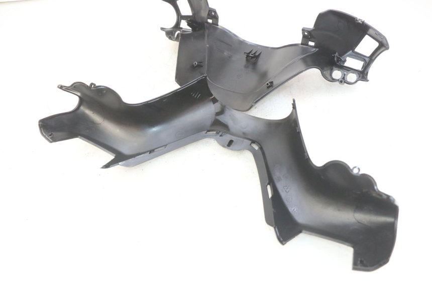 photo de PROTETOR DE GUIDÃO PIAGGIO XEVO - X EVO 125 (2007 - 2017) - Detalhes característicos