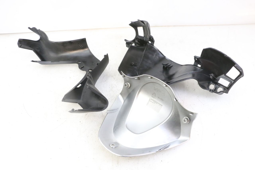 photo de PROTETOR DE GUIDÃO PIAGGIO XEVO - X EVO 125 (2007 - 2017) - Detalhe da peça