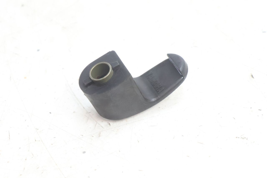photo de GANCHO DE BOLSA YAMAHA BW'S BWS 125 (2010 - 2013) - Outro ângulo de visão
