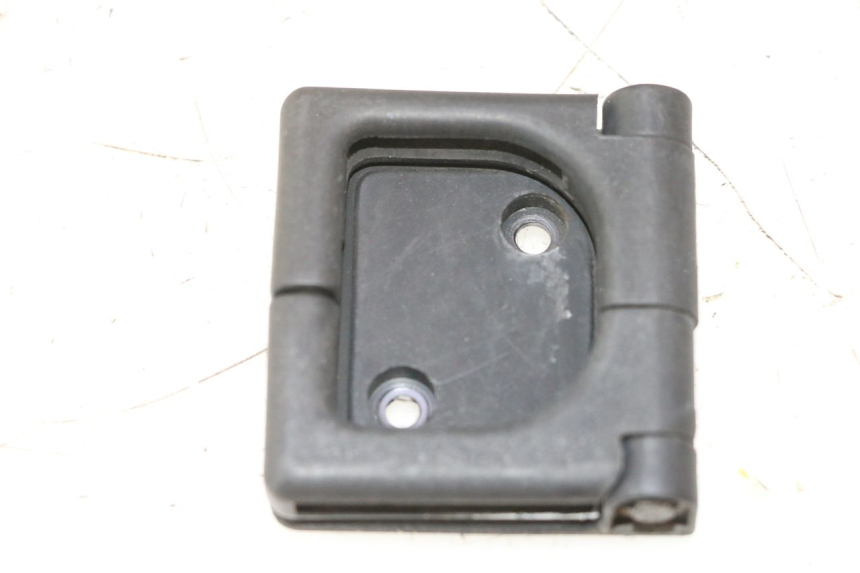 photo de GANCHO DE BOLSA PEUGEOT ELYSTAR 50 (2002 - 2014) - Zoom do estado de desgaste
