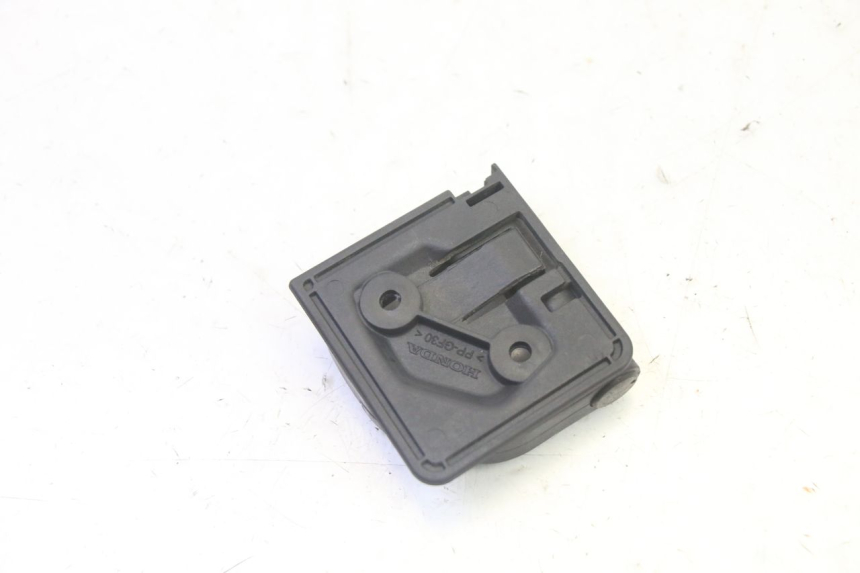 photo de GANCHO DE BOLSA HONDA FES S-WING SWING ABS 125 (2007 - 2015) - Zoom do estado de desgaste