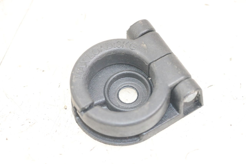 photo de GANCHO DE BOLSA SYM FIDDLE 3 III 125 (2014 - 2020) - Zoom do estado de desgaste