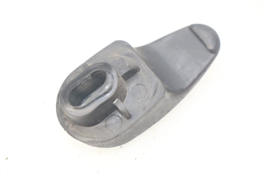 photo de GANCHO DE BOLSA TNT MOTOR GRIDO 2T 50 (2010 - 2019) - Detalhe da peça