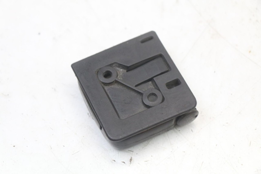 photo de GANCHO DE BOLSA HONDA NES AROBASE 125 (2000 - 2003) - Zoom do estado de desgaste