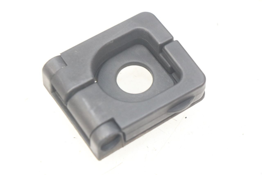 photo de GANCHO DE BOLSA PEUGEOT KISBEE 2T 50 (2010 - 2017) - Zoom do estado de desgaste