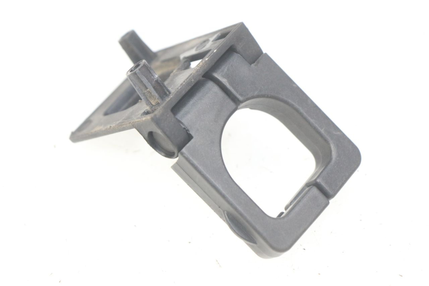 photo de GANCHO DE BOLSA PEUGEOT KISBEE 2T 50 (2010 - 2017) - Outro ângulo de visão