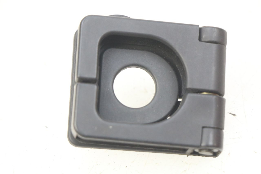 photo de GANCHO DE BOLSA PEUGEOT KISBEE 4T 50 (2010 - 2017) - Zoom do estado de desgaste