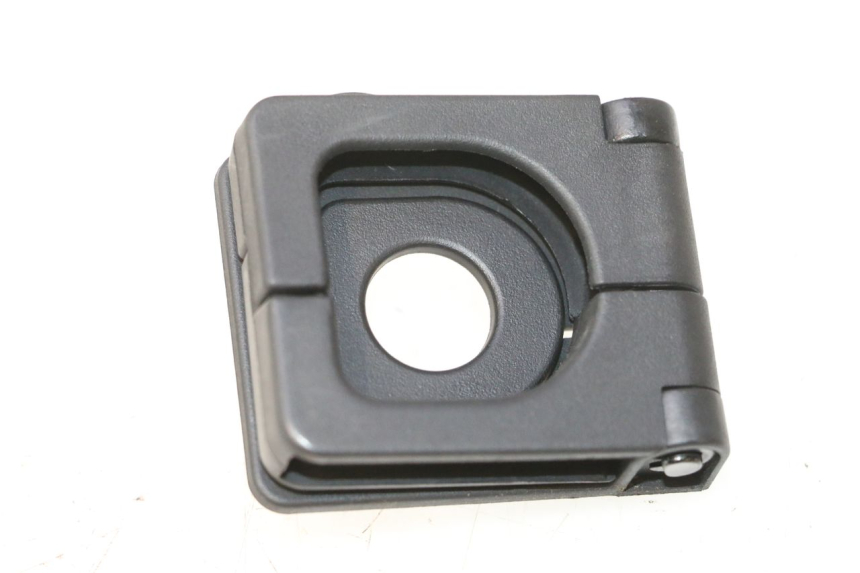photo de GANCHO DE BOLSA PEUGEOT KISBEE 4T 50 (2023 - 2026) - Zoom do estado de desgaste