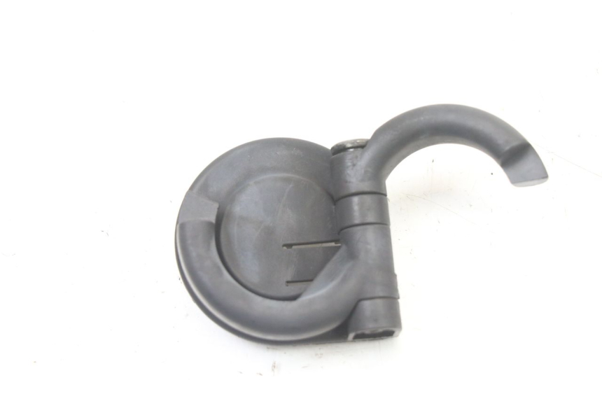 photo de GANCHO DE BOLSA PIAGGIO VESPA GRANTURISMO 125 (2003 - 2007) - Detalhe da peça