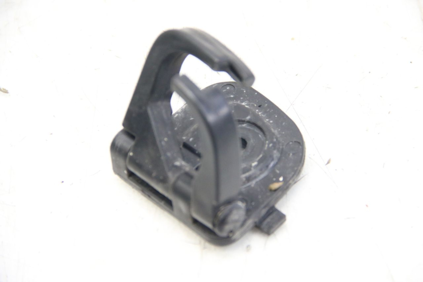 photo de GANCHO DE BOLSA JM MOTORS SANTANA 50 (2014 - 2023) - Detalhe da peça