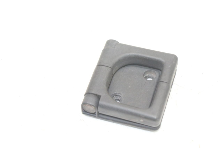 photo de GANCHO DE BOLSA PEUGEOT SATELIS COMPRESSOR K15 125 (2006 - 2009) - Zoom do estado de desgaste