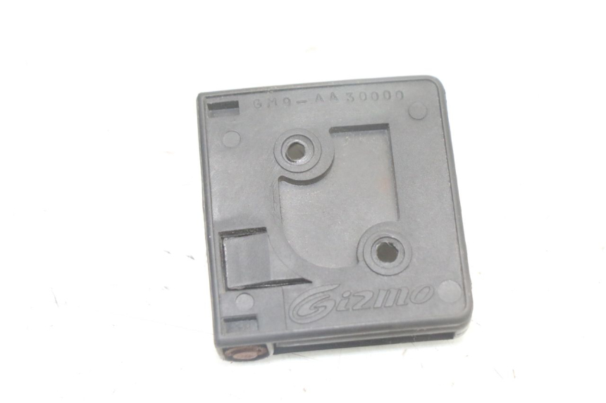 photo de GANCHO DE BOLSA PEUGEOT SATELIS COMPRESSOR K15 125 (2006 - 2009) - Outro ângulo de visão